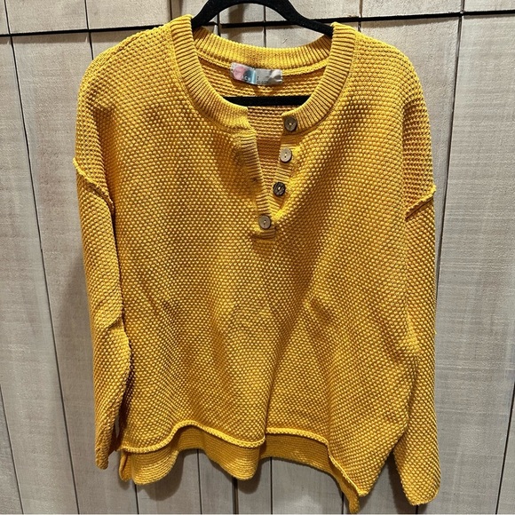 Free‎ People Beach Hailee Sweater in Yellow Gold Sweater Top Henley Size Small - Picture 2 of 4